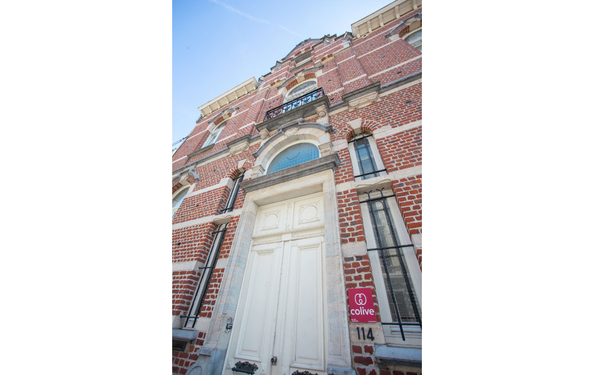 colive-coliving-collocation-maison-partagée-collocataires-Bruxelles-Chatelain-moderne-facade-maison-de-maitre-rénové-neuf-meublé