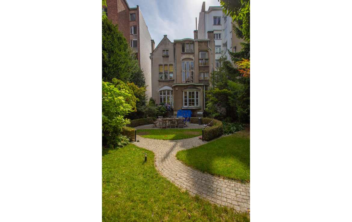 colive-coliving-collocation-maison-partagée-collocataires-Bruxelles-merode-manoir-avec-grand-jardin-terrasse-espace-vert