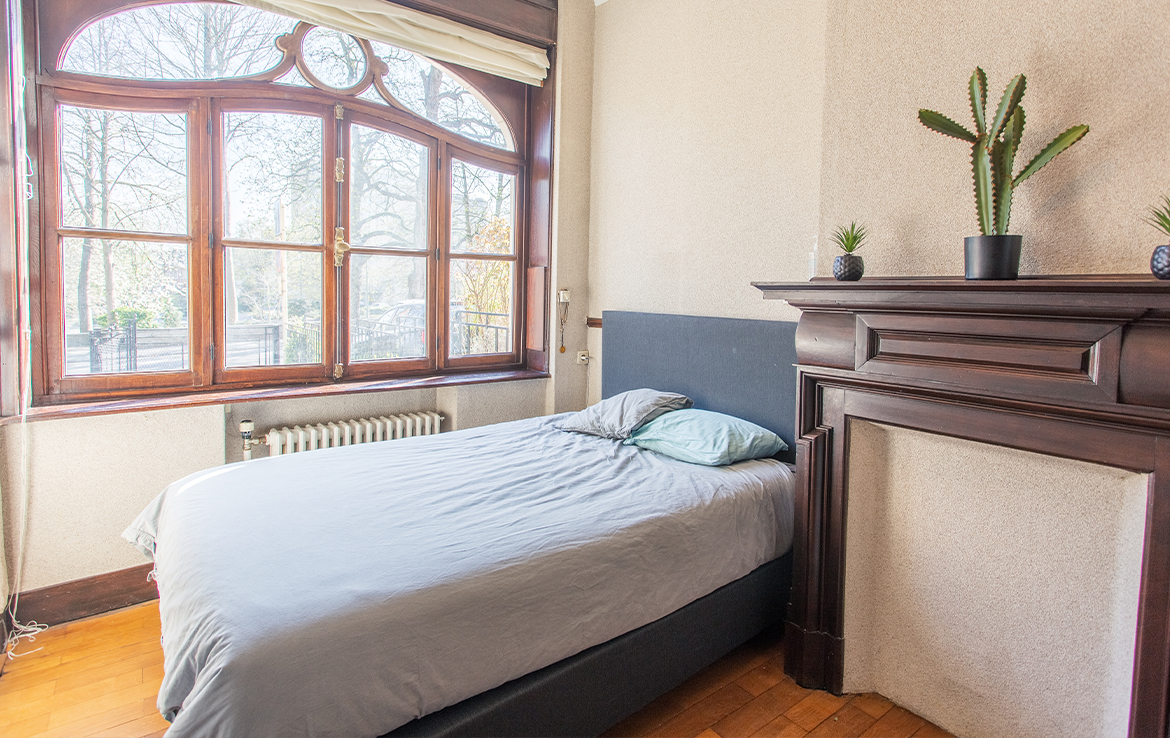 colive-coliving-collocation-maison-partagée-collocataires-Vergote-chambre-meubmé-avec-double-lit