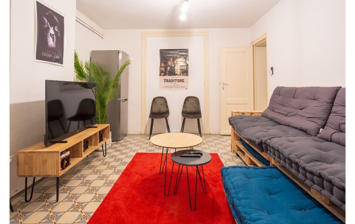 colive-coliving-collocation-maison-partagée-collocataires-Bruxelles-Darwin-salon-moderne-avec-meubles