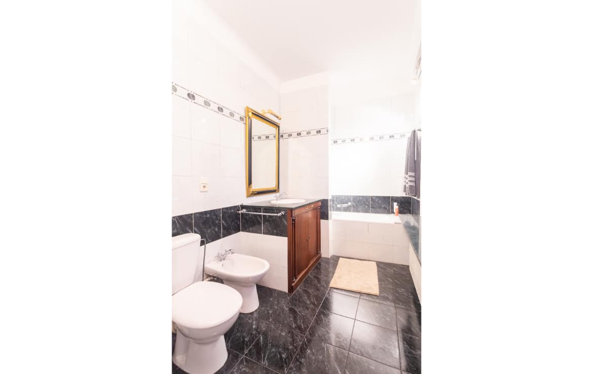 colive-coliving-collocation-maison-partagée-collocataires-Bruxelles-Janson-salle-de-bain-avec-toilette